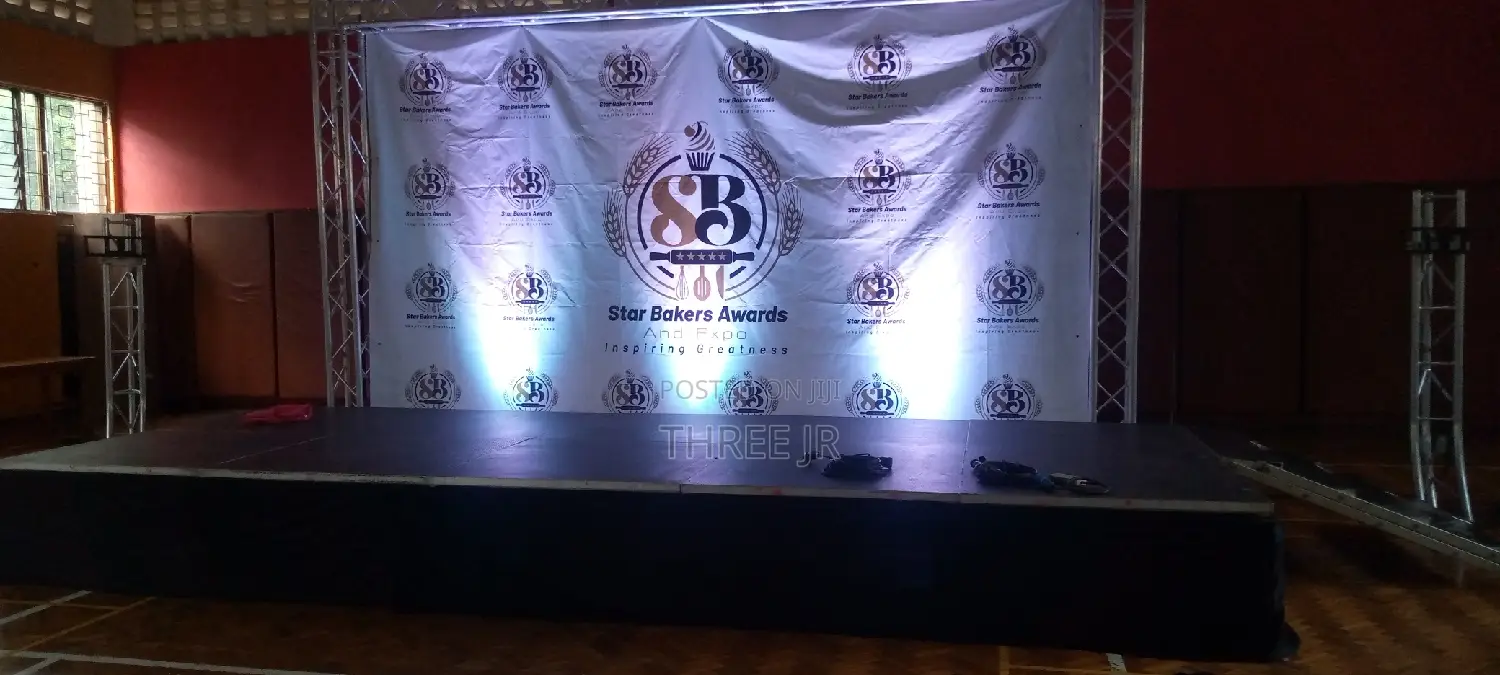 We Deliver Nice Stage Set Up, Lighting and Truss