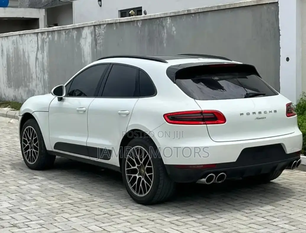 Porsche Cayenne Turbo S AWD 2017 White