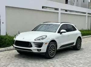 Porsche Cayenne Turbo S AWD 2017 White