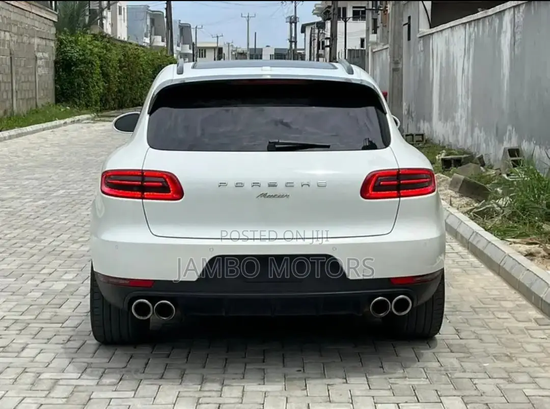 Porsche Cayenne Turbo S AWD 2017 White