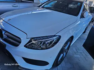 Mercedes-Benz C200 2018 Pearl