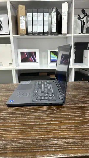 Laptop Dell Vostro 3500 16GB Intel Core I7 SSD 512GB