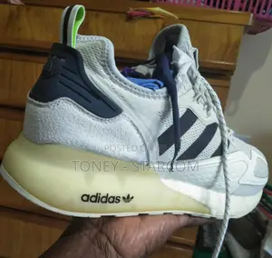 Adidas Original Sneakers