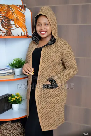 Warm Sweater With Hoodie