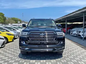 Toyota Land Cruiser 4.6 V8 ZX 2018 Black