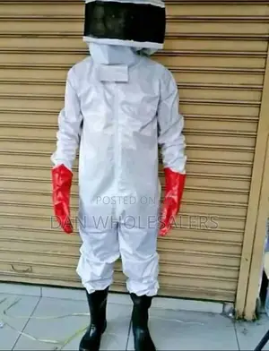 Modern Bee Farmers Honey Harvesting Bee Suit Rubber Gloves