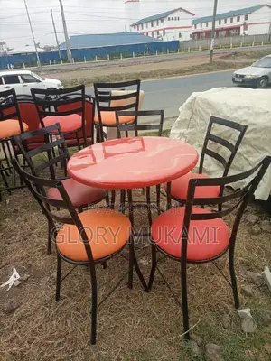 Restaurants and Bar Table