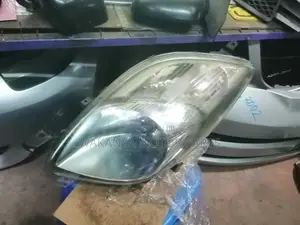 Toyota Vitz 2005/2007 Xenon Head Lamp, Clean Ex Japan Parts
