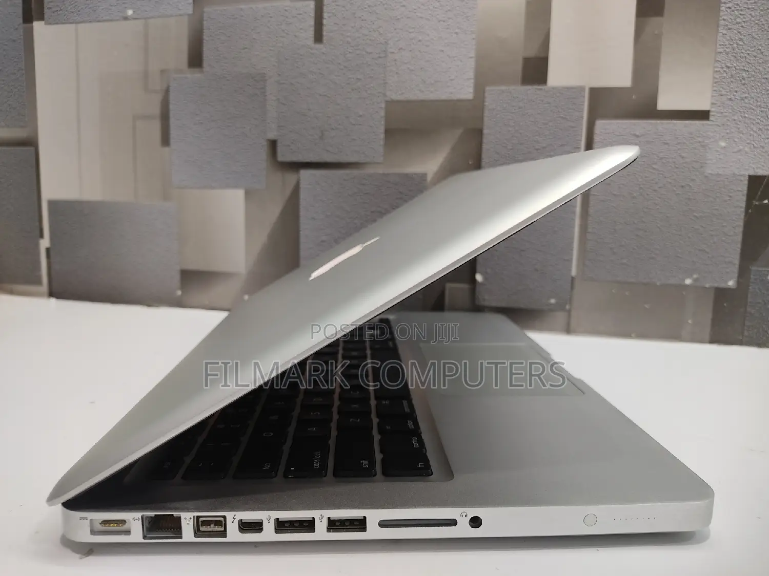 Laptop Apple MacBook Pro 8GB Intel Core I5 SSD 256GB