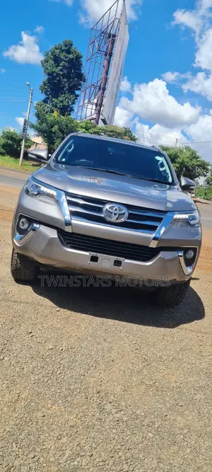 Toyota Fortuner 2.8 D AWD 2017 Gray