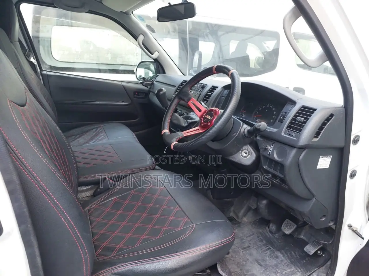 Toyota HiAce 2017 White