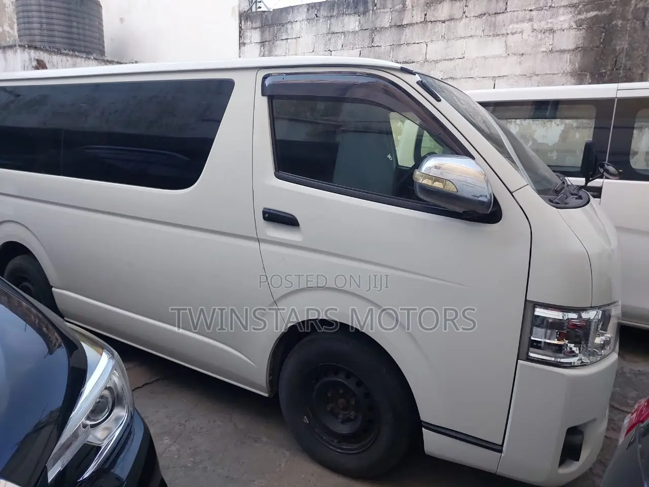 Toyota HiAce 2017 White
