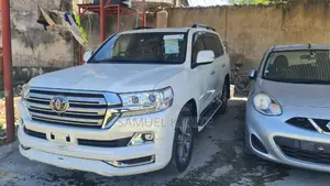 Toyota Land Cruiser 2018 White