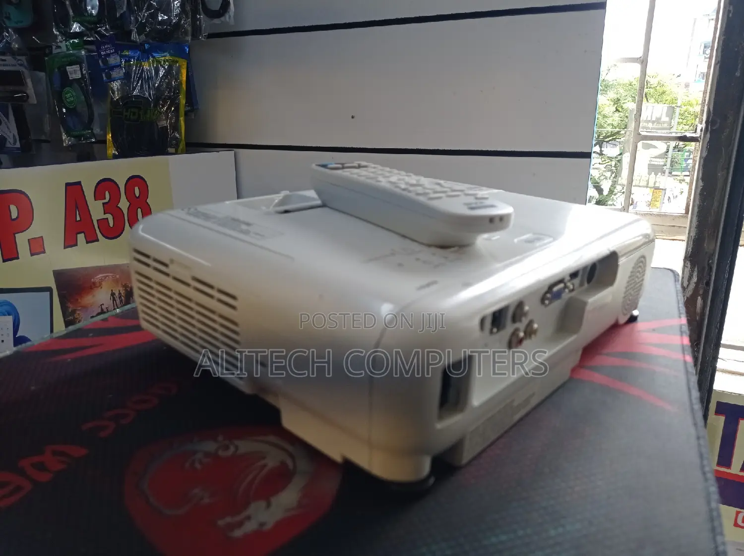 Epson Eb-S05
