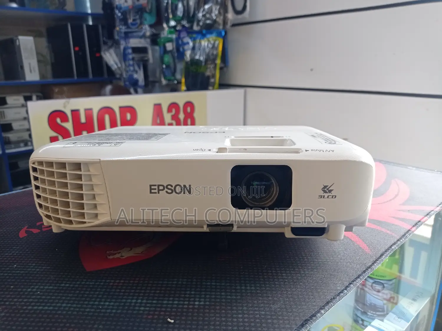 Epson Eb-S05