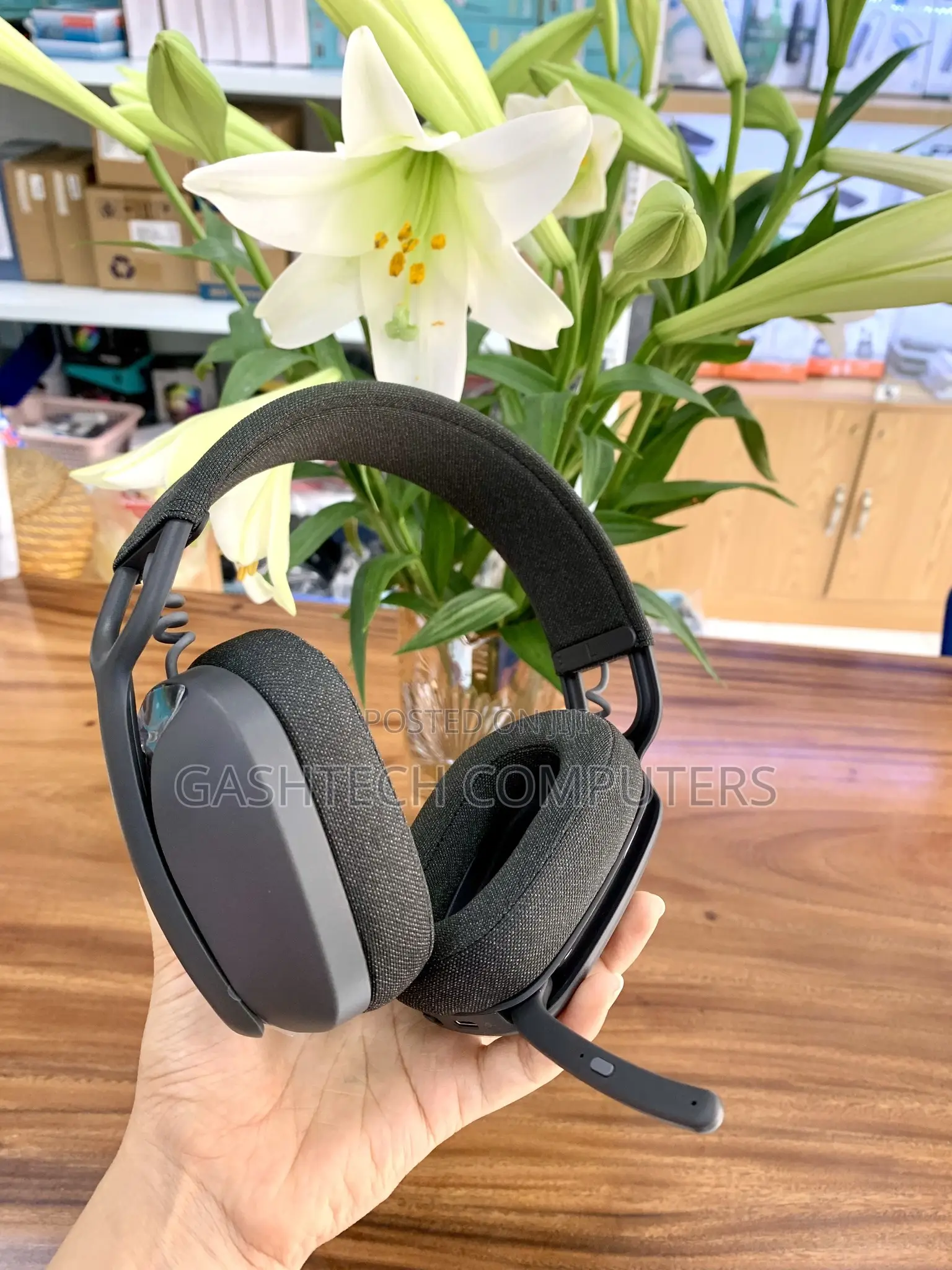 Zone Vibe 100 Logitech Zone Vibe 100 Bluetooth Headset