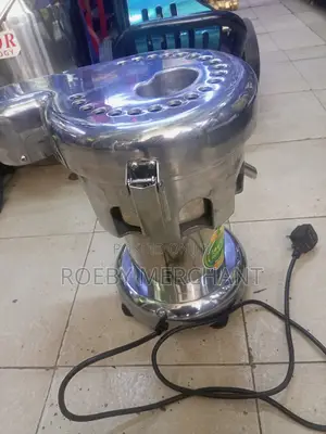 Commercial Juicer Machine