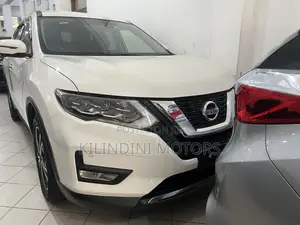 Nissan X-Trail 2017 White