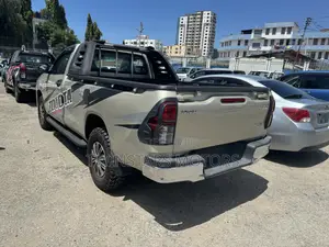 Toyota Hilux 2018 Beige