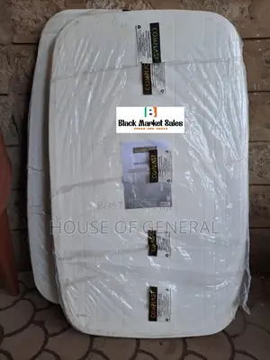 6 Seater Plastic Table