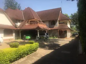 7bdrm Maisonette in Parkside 1/2 Acre, Muthaiga North for sale