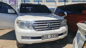 Toyota Land Cruiser 2010 White