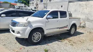 Toyota Hilux 2015 White