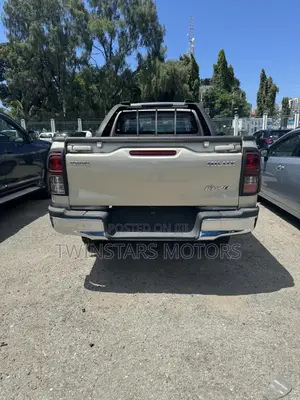 Toyota Hilux 2018 Beige