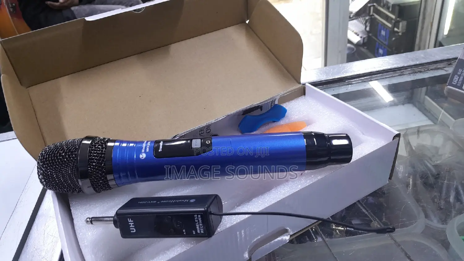 Wireless Microphone Single/Portable Colors Blue and Red