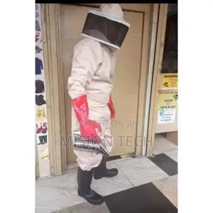 Full Protective Bee Suit and Bee Gloves
