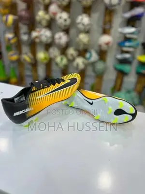 Nike Phantom Football/Soccer Boots