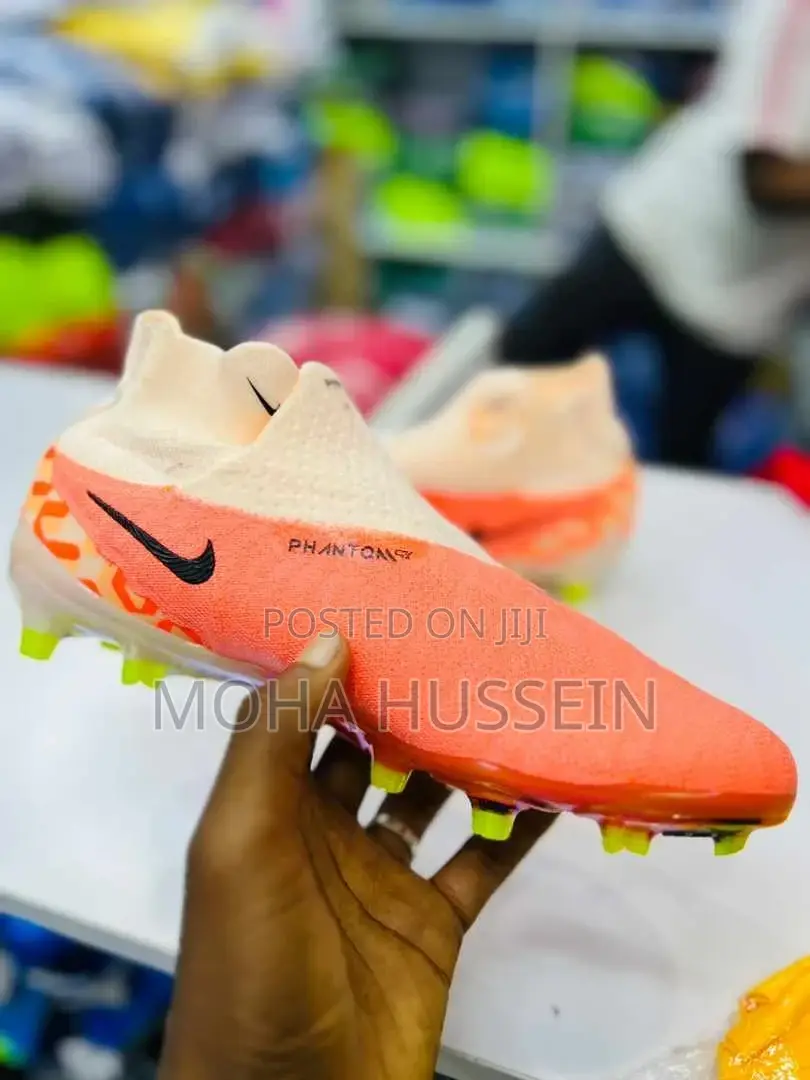 Original Nike Phantom Soccer Boots