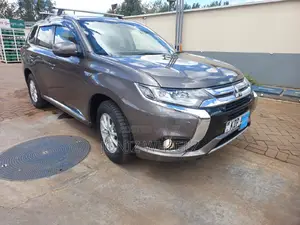Mitsubishi Outlander 2.0 PHEV AWD 2017 Gold