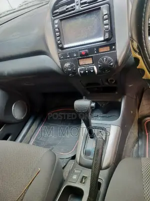 Toyota RAV4 Automatic 2003 White