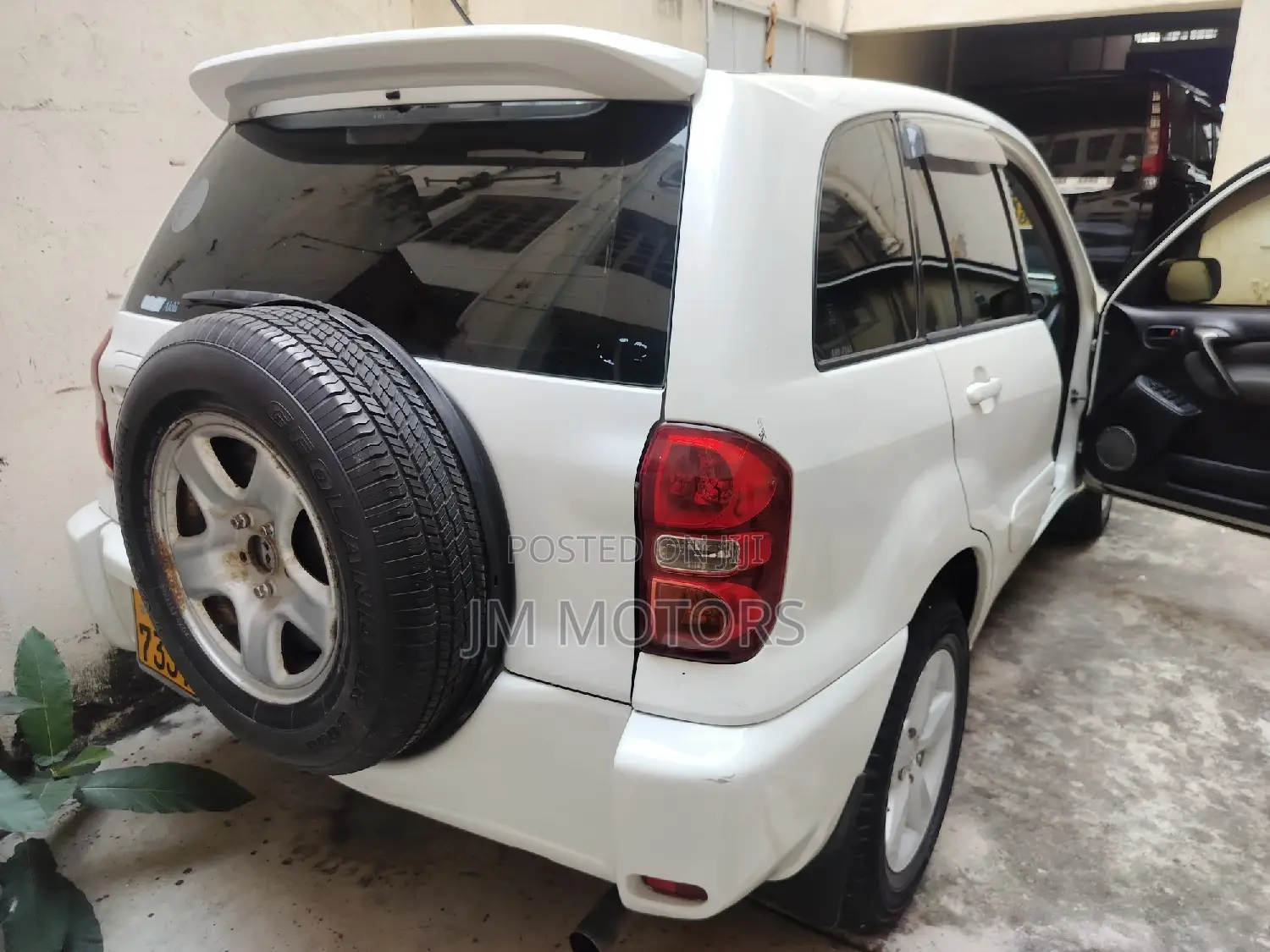 Toyota RAV4 Automatic 2003 White