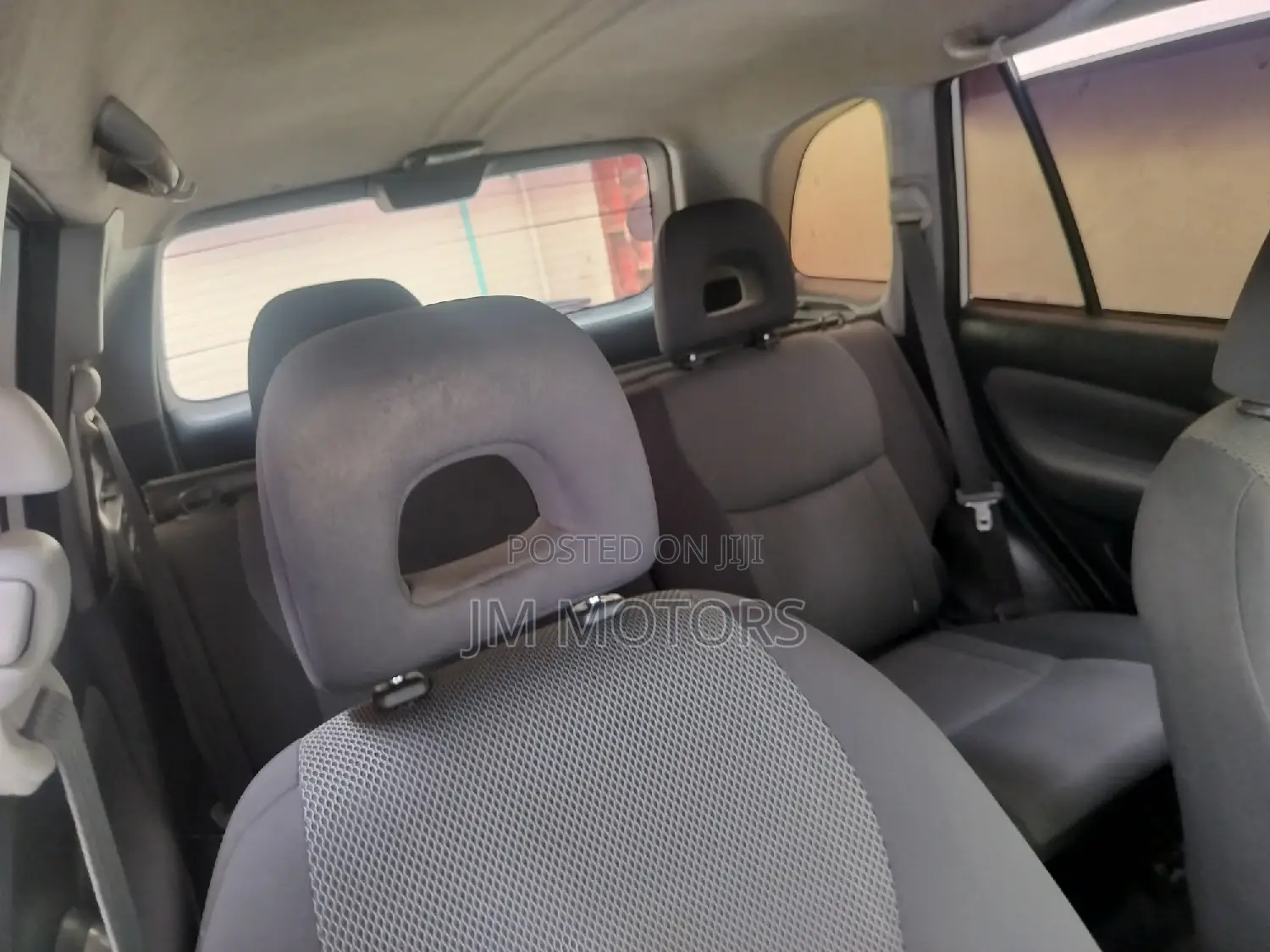Toyota RAV4 Automatic 2003 White