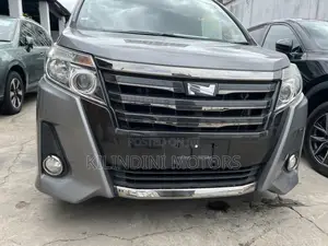 Toyota Noah 2017 Gray
