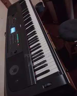 Yamaha DGX 670B
