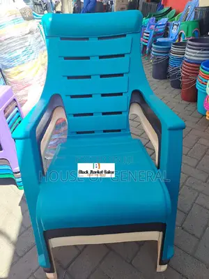 Relaxo Plastic Chair
