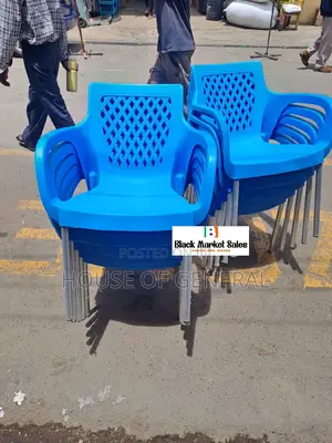 Blue Strong Plastic Chair With Metal Tubing Legs