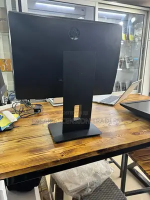 Desktop Computer HP ProOne 600 G3 8GB Intel Core I5 SSD 256GB