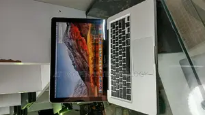 Laptop Apple MacBook Pro 8GB Intel Core I5 SSD 256GB