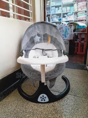 Electric Baby Swing * Electric Baby Swing With Feeding Tray