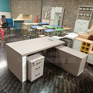 Executive Imported Morden Office Desk 1.6 MTRS