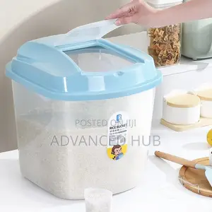Rice/Cereal Bucket With Measuring Cup