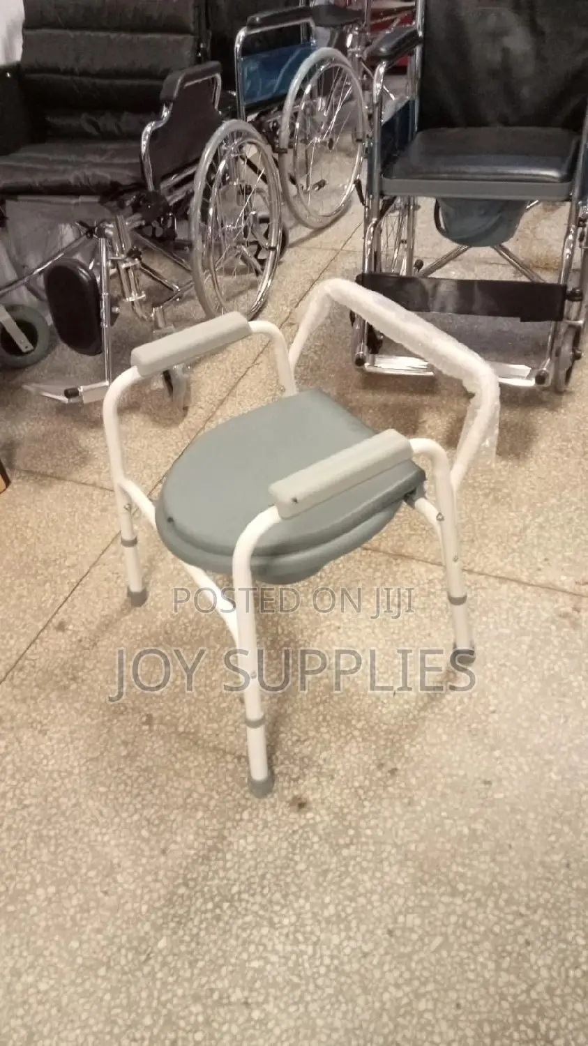 Commode Chair