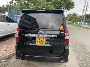 Toyota Voxy 2014 Black