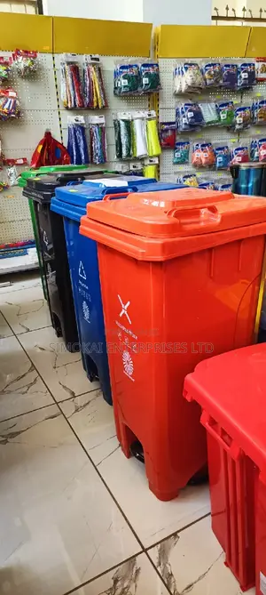 120l Pedal Dustbins With Wheels