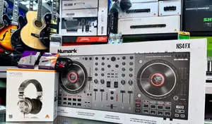 Numark NS4FX Dj Controller Behringer Headphones RCA Cables