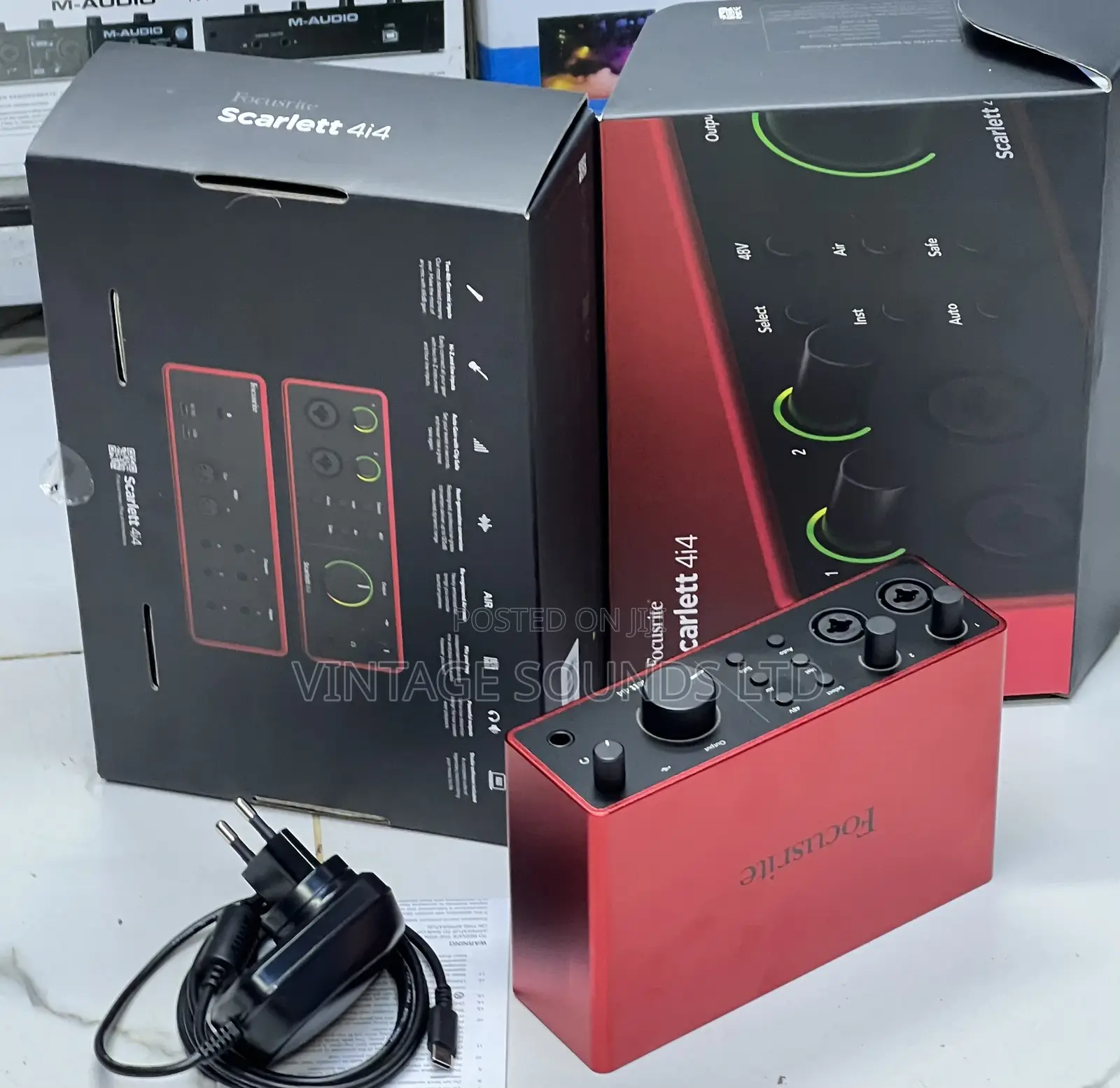 Focusrite Scarlett 4i4 USB-C Audio/Midi Interface (4th Gen)